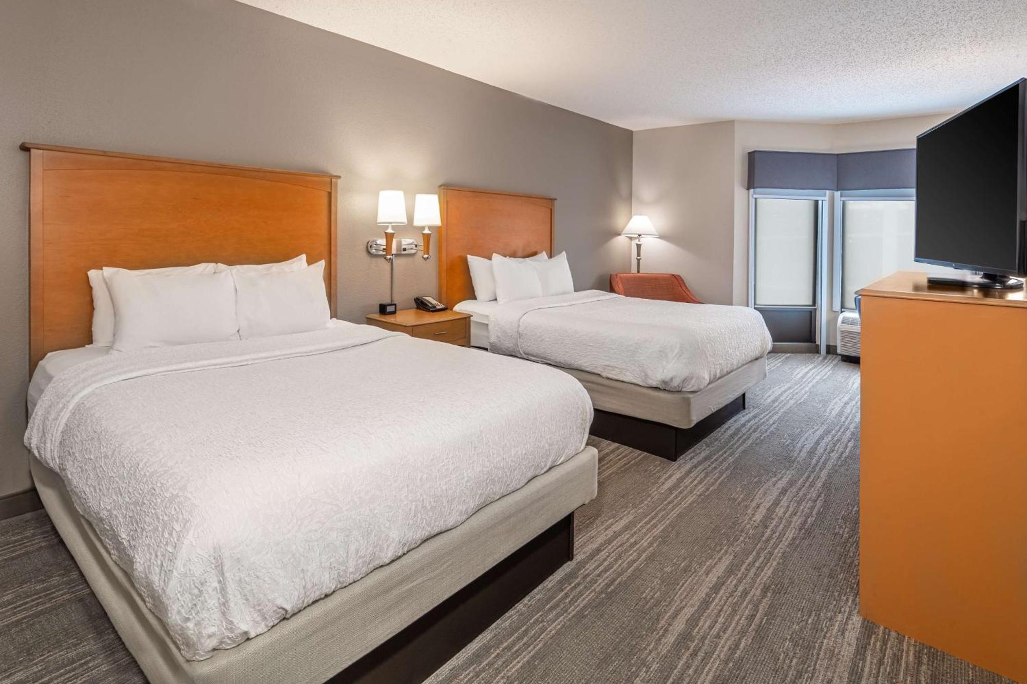 Hampton Inn & Suites Nashville-Vanderbilt-Elliston Place מראה חיצוני תמונה