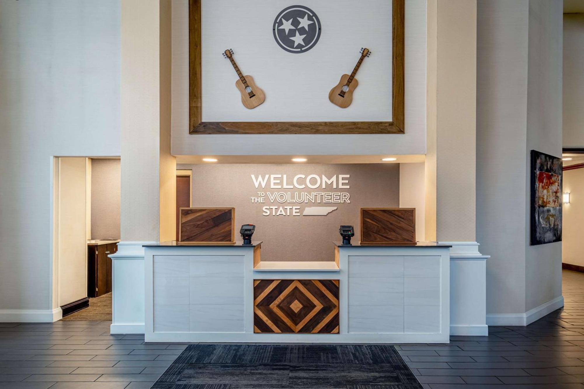 Hampton Inn & Suites Nashville-Vanderbilt-Elliston Place מראה חיצוני תמונה